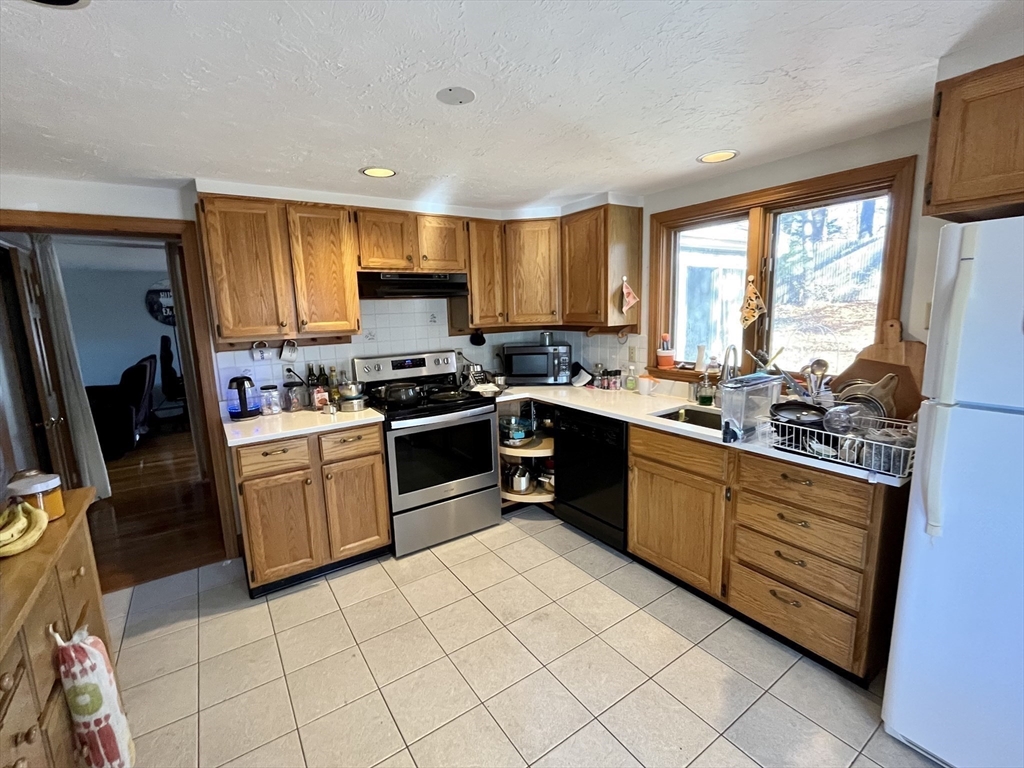 18 Lariviere Rd