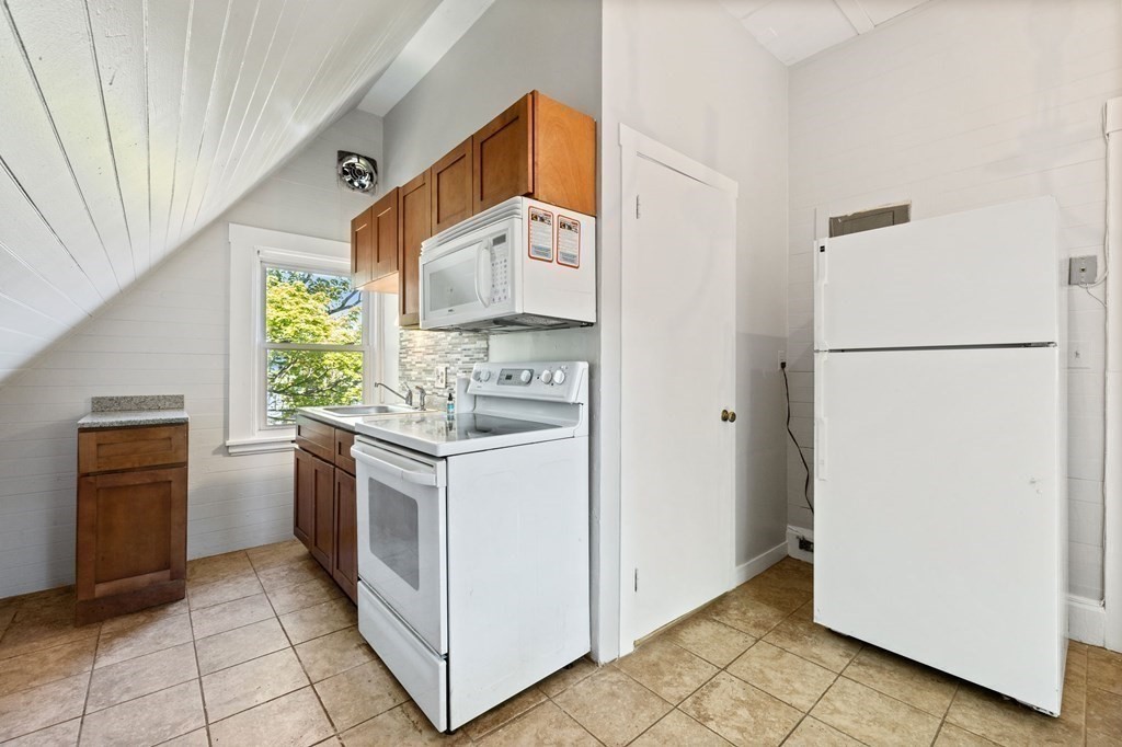 3 Ware St