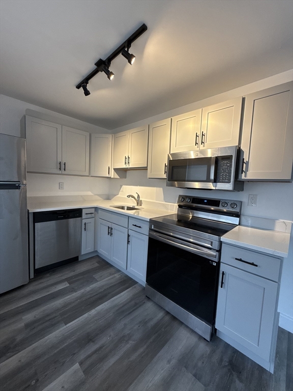 181 School St # 10