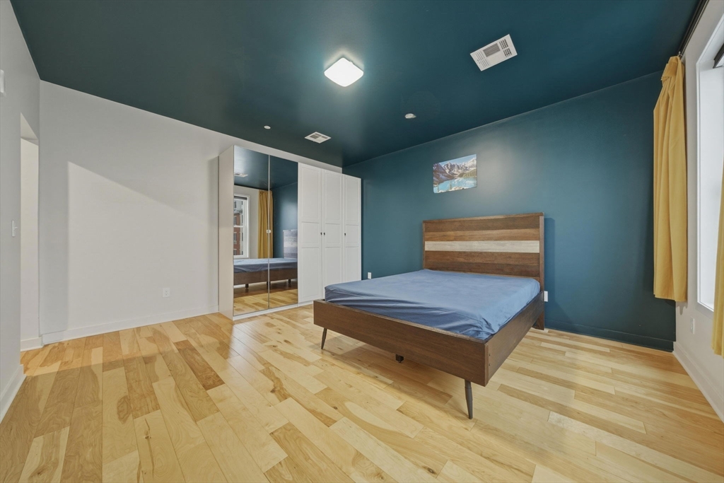 186 Paris St # 1