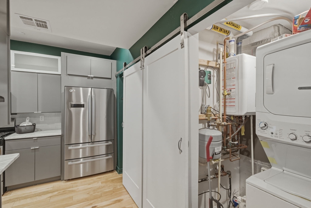 186 Paris St # 1