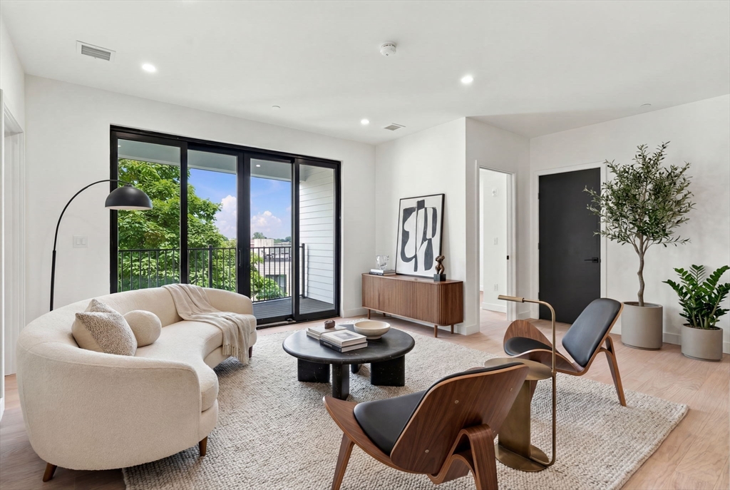 22 High Street # 203