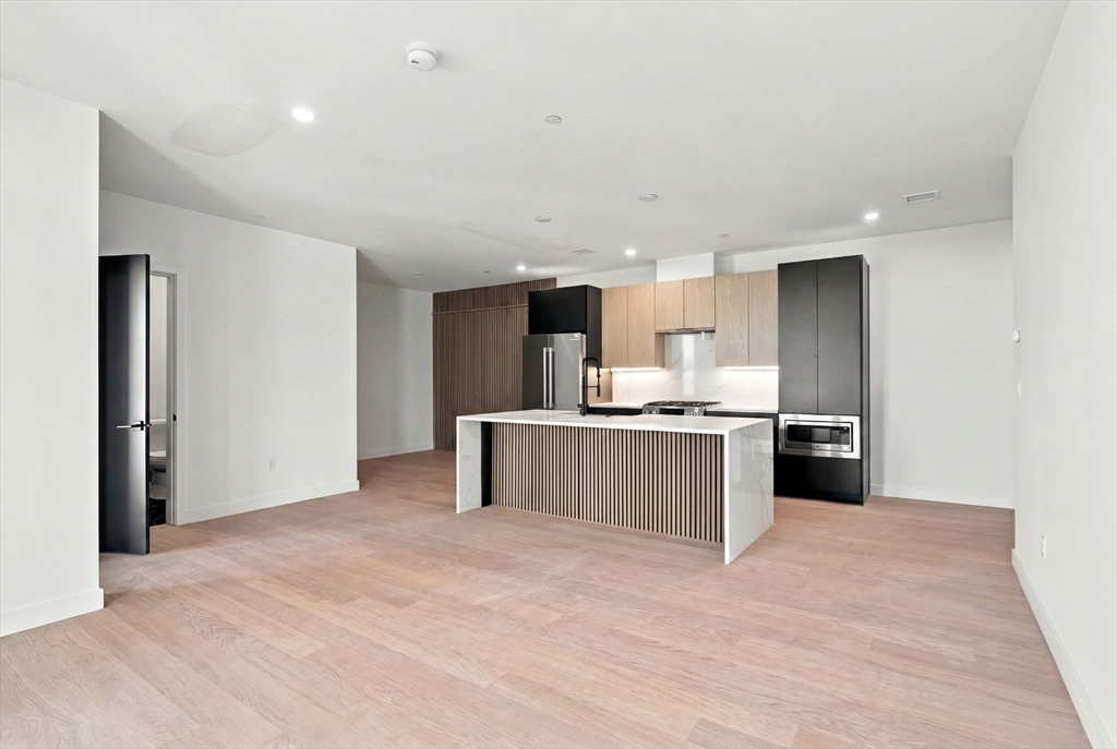 22 High Street # 203
