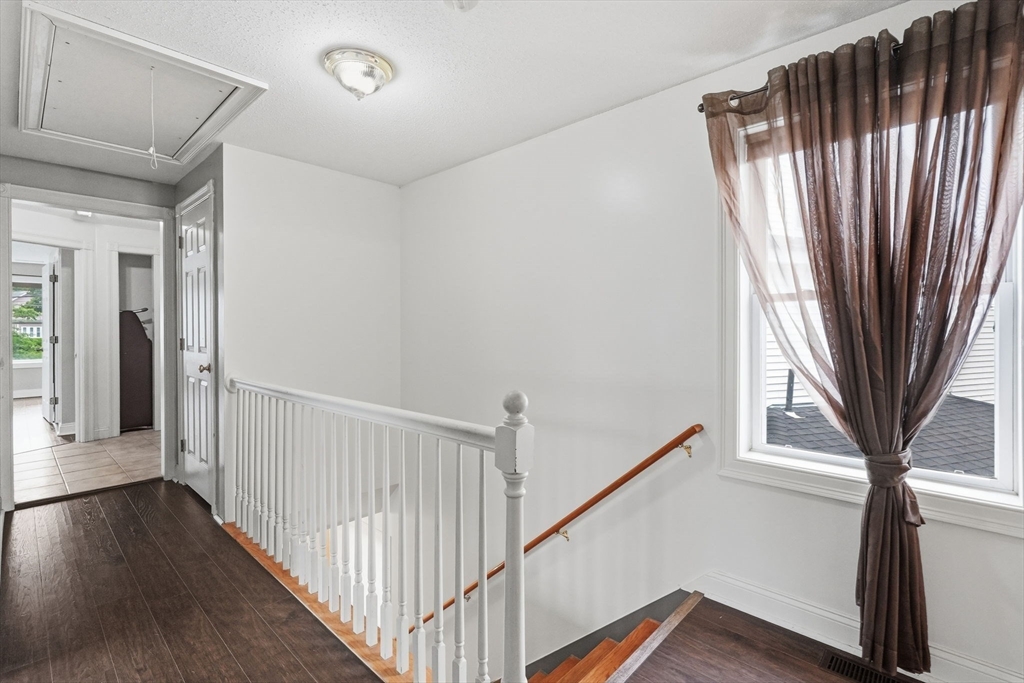 87 Crescent St