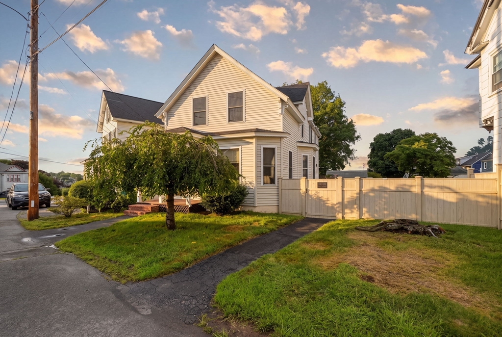 87 Crescent St
