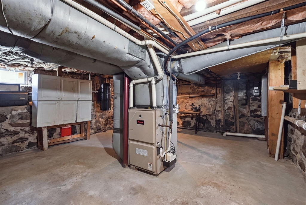 87 Crescent St