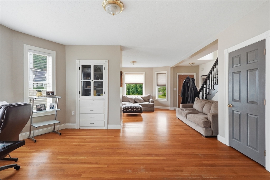 87 Crescent St