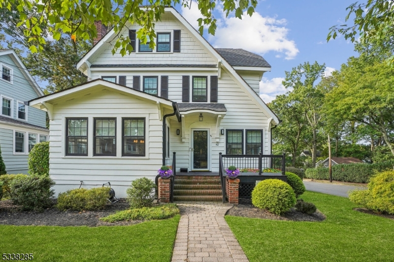 82 Oakview Ave