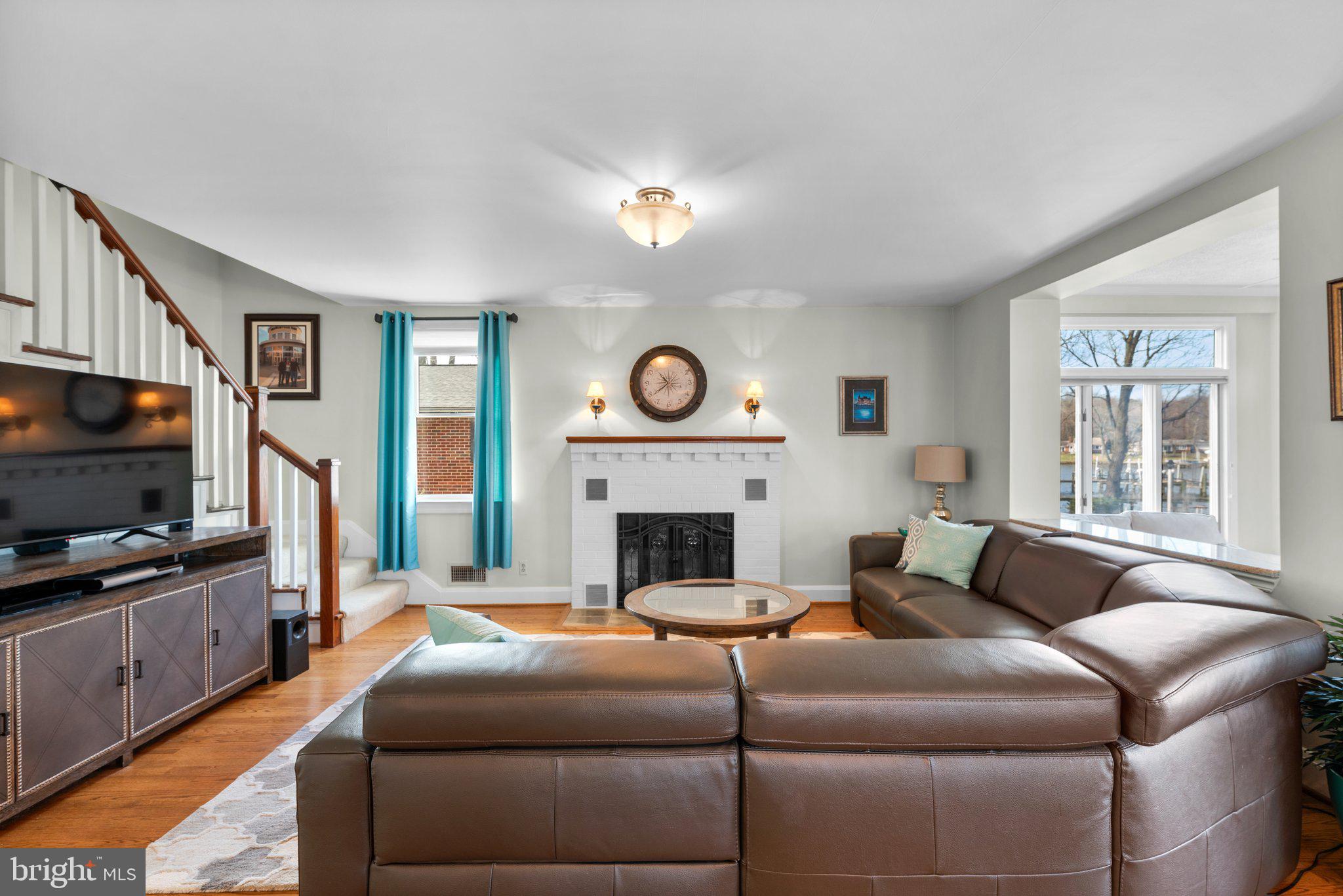 8184 RIVERSIDE DRIVE