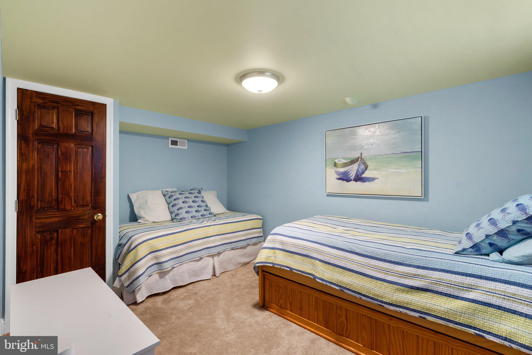 8184 RIVERSIDE DRIVE