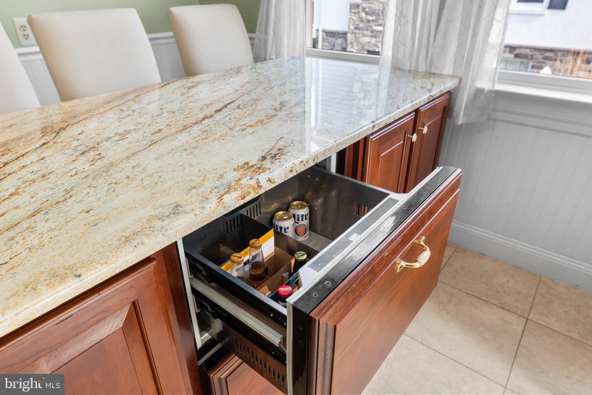 8184 RIVERSIDE DRIVE