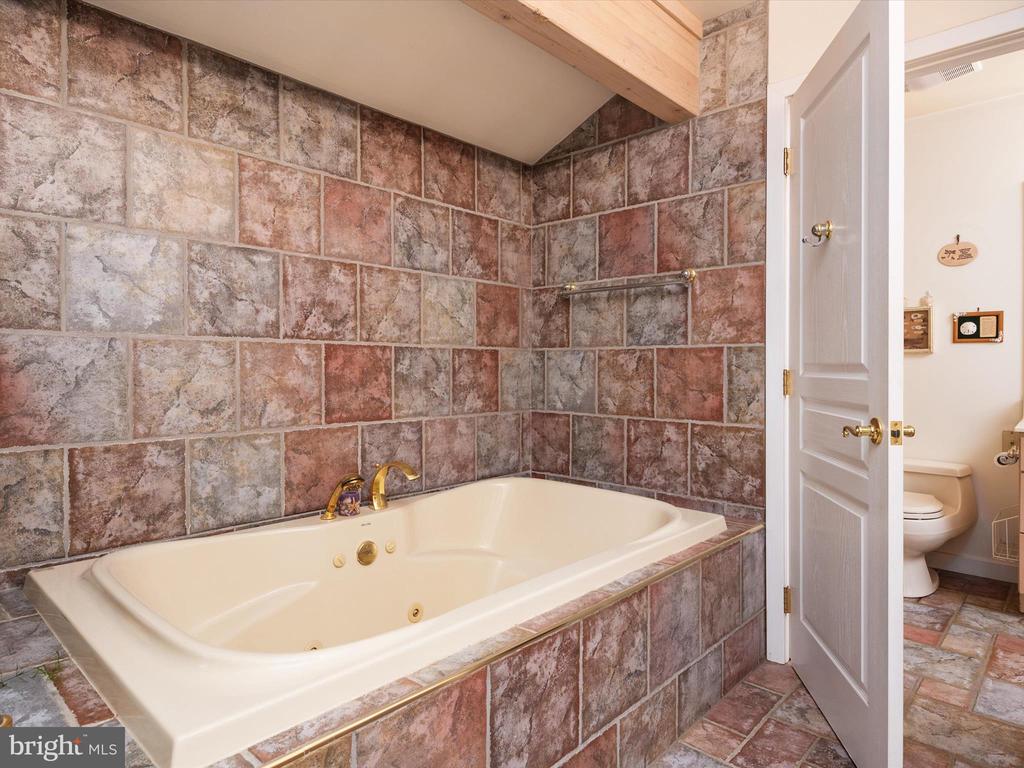317 HICKORY POINT ROAD