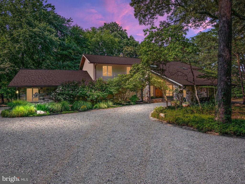 317 HICKORY POINT ROAD