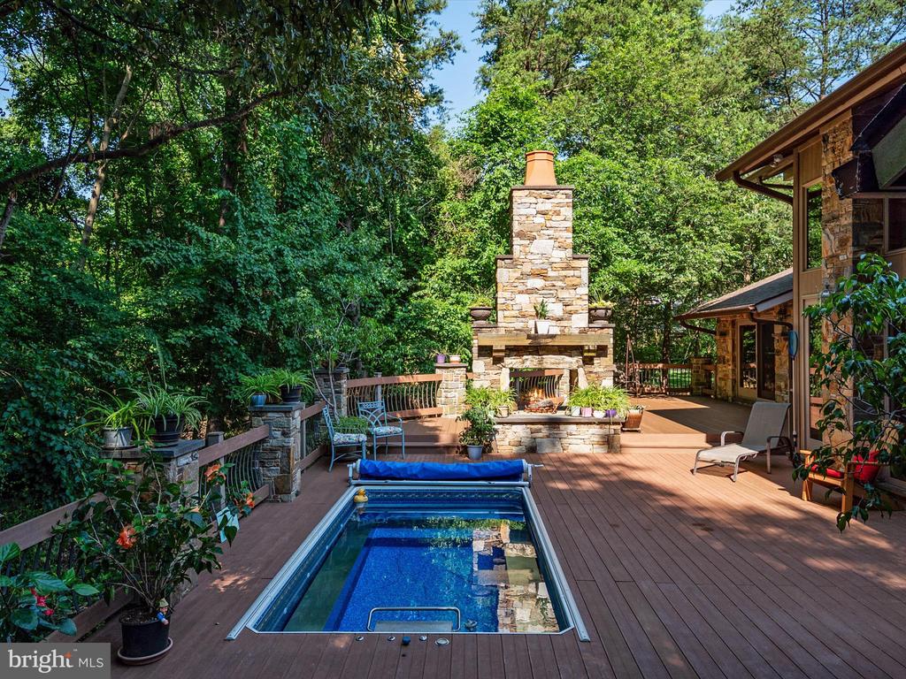 317 HICKORY POINT ROAD