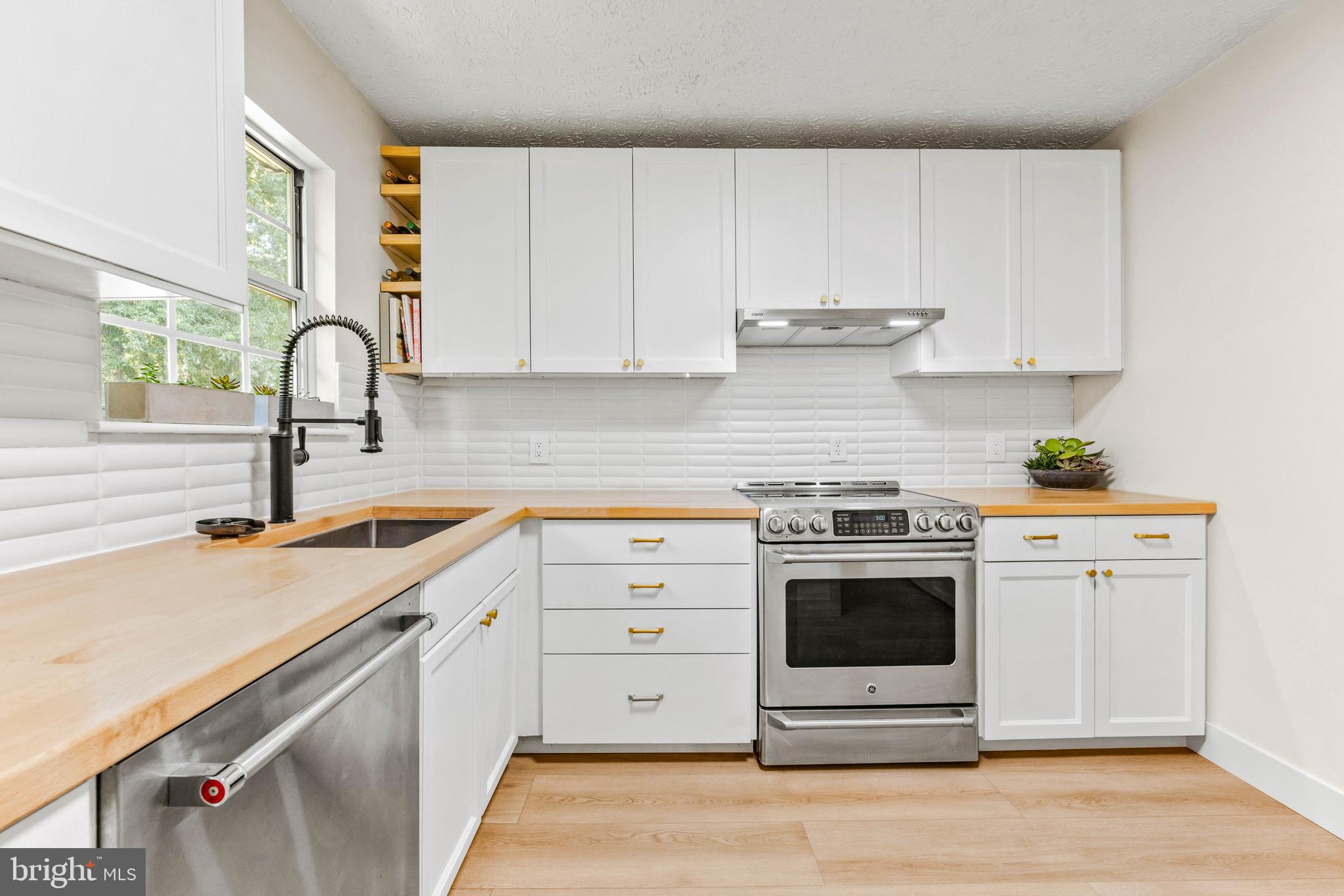 3462 MARBLE ARCH DRIVE