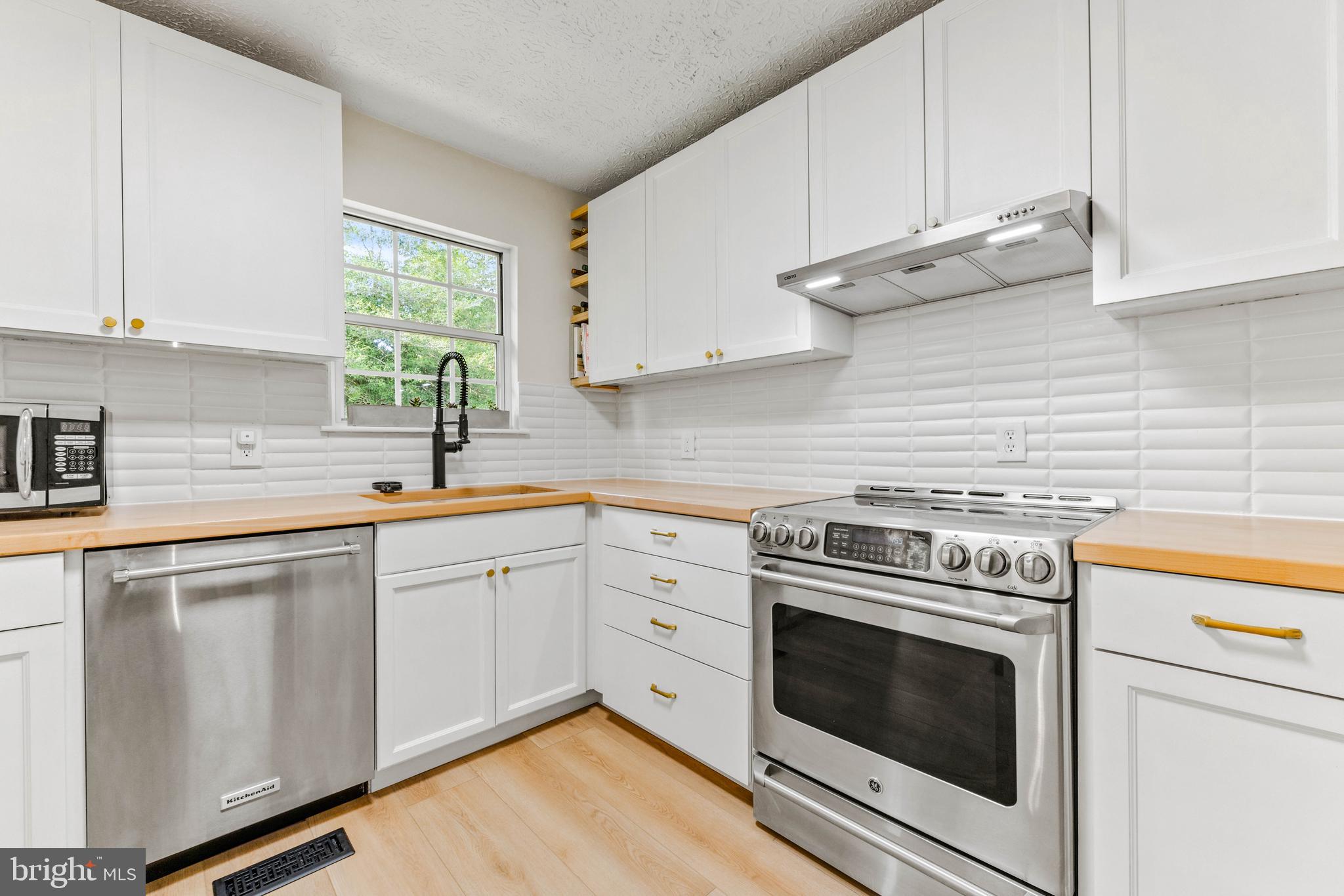 3462 MARBLE ARCH DRIVE