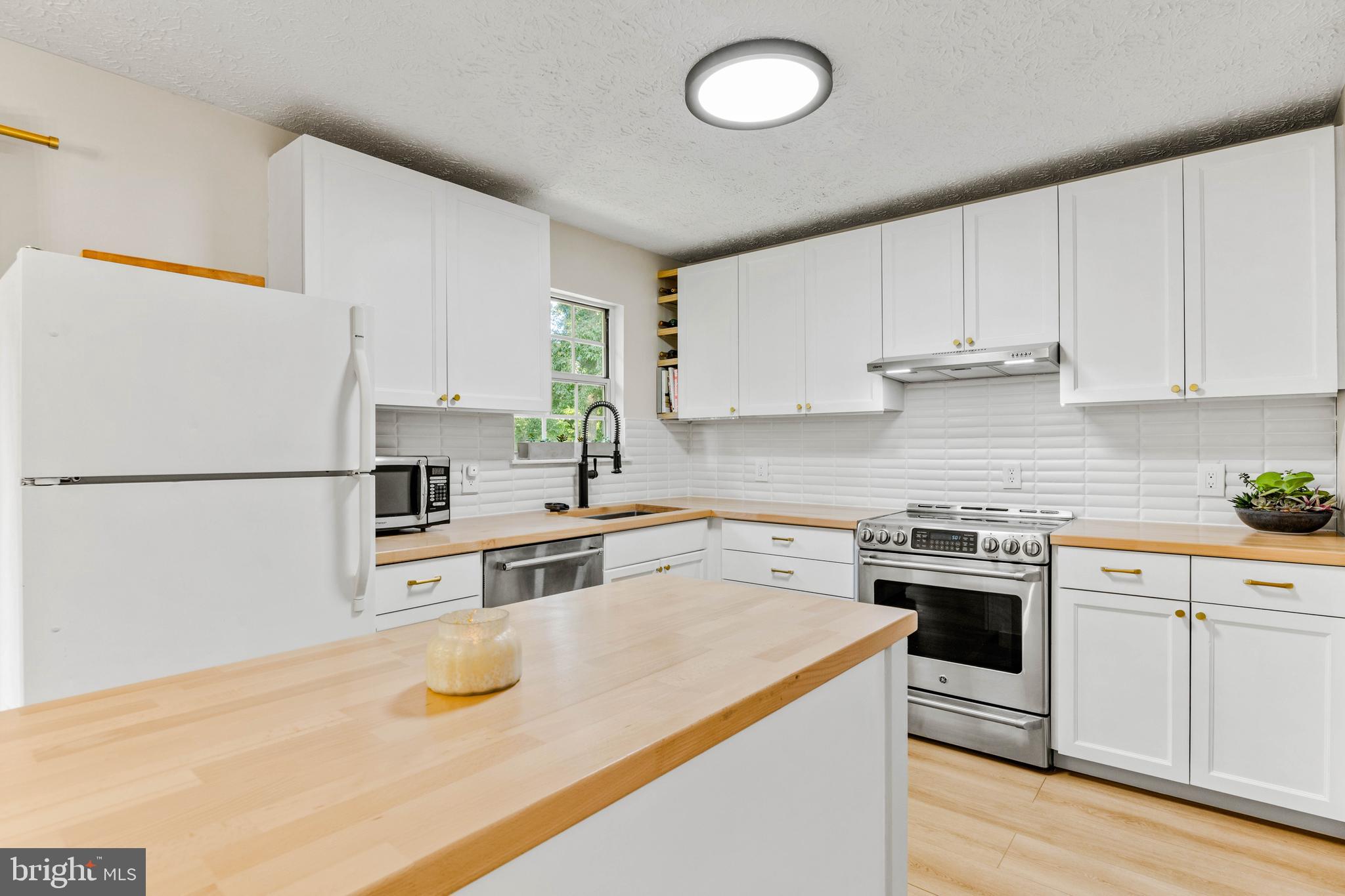 3462 MARBLE ARCH DRIVE