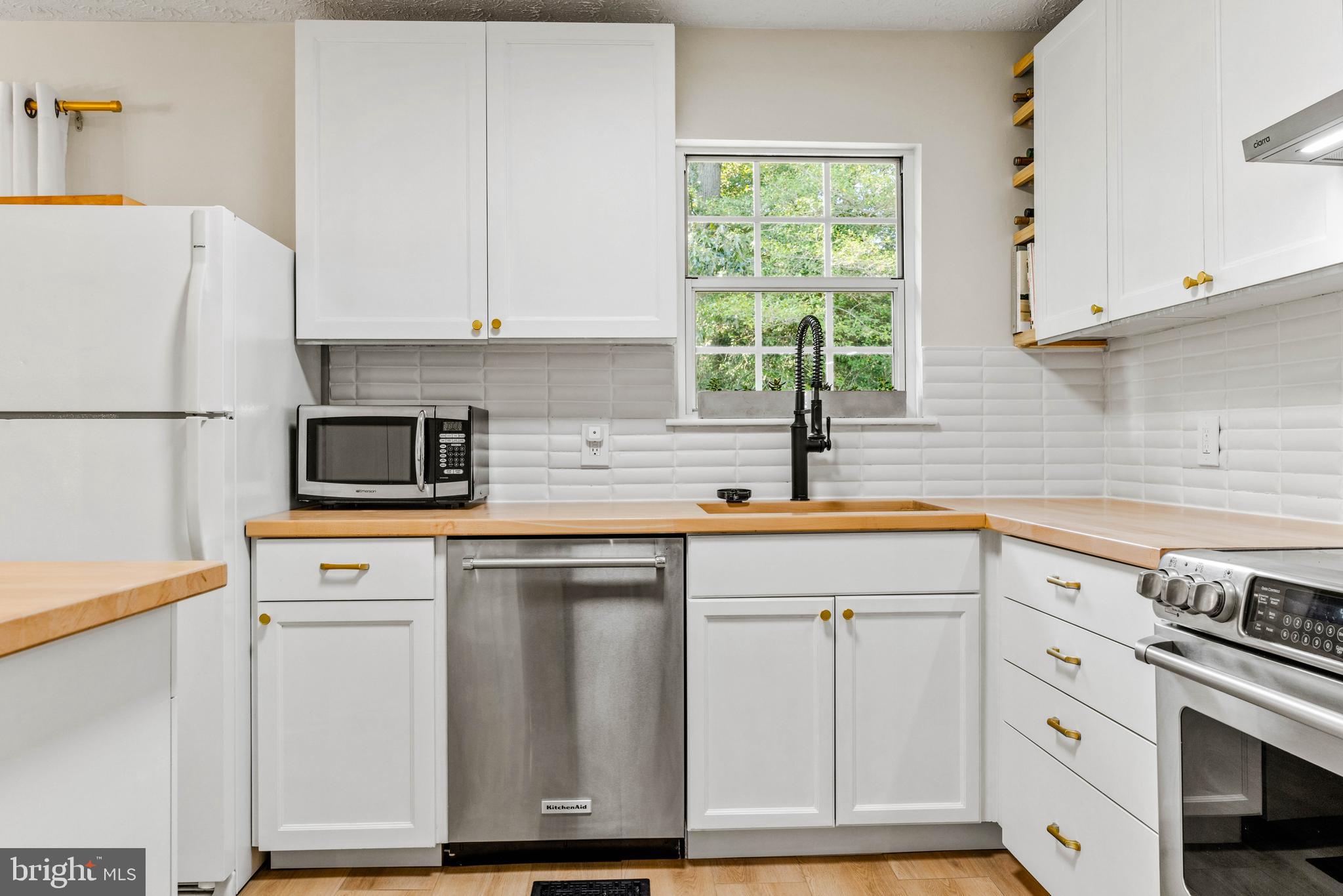 3462 MARBLE ARCH DRIVE