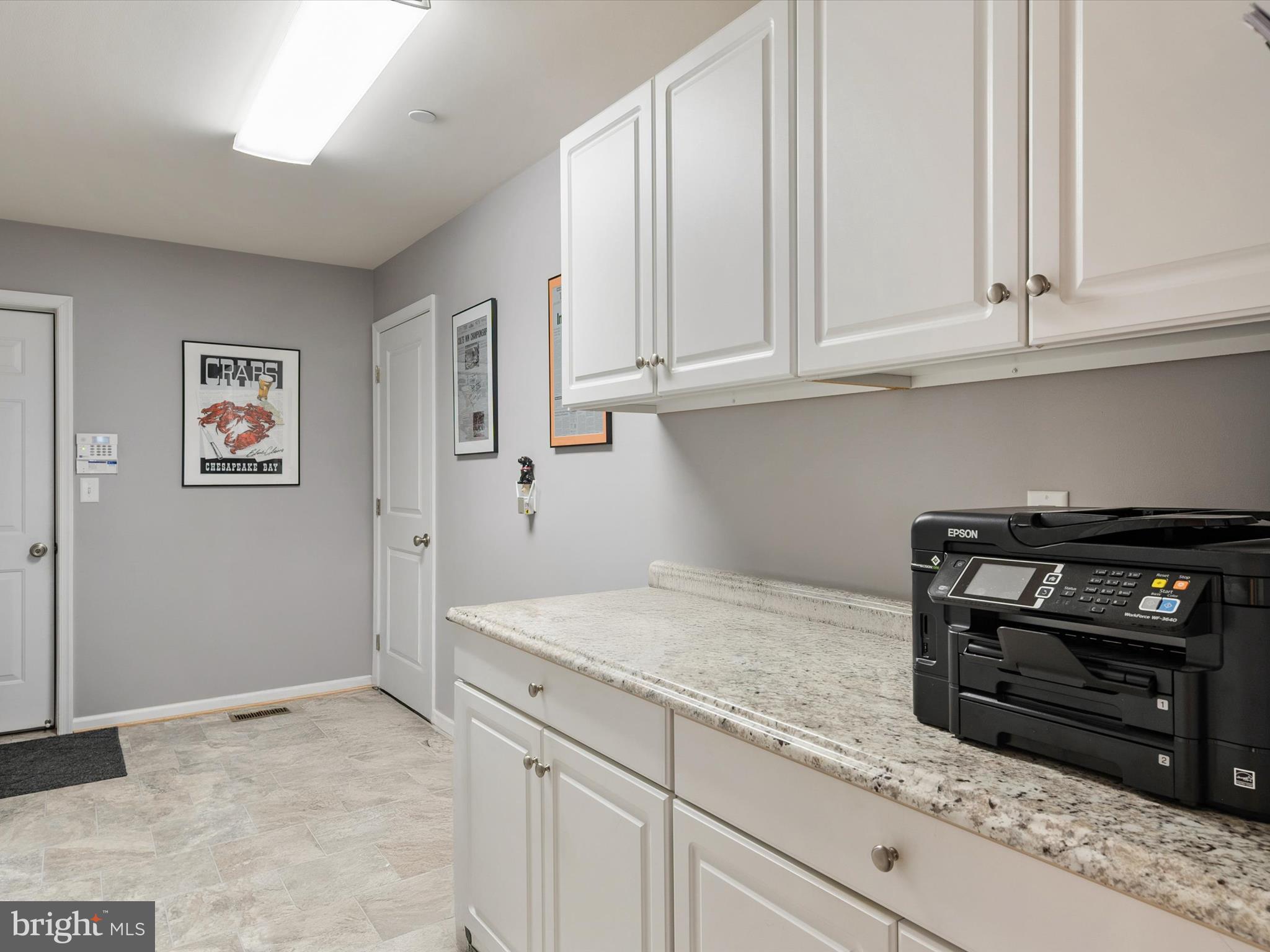 2062 KNOLLVIEW AVENUE