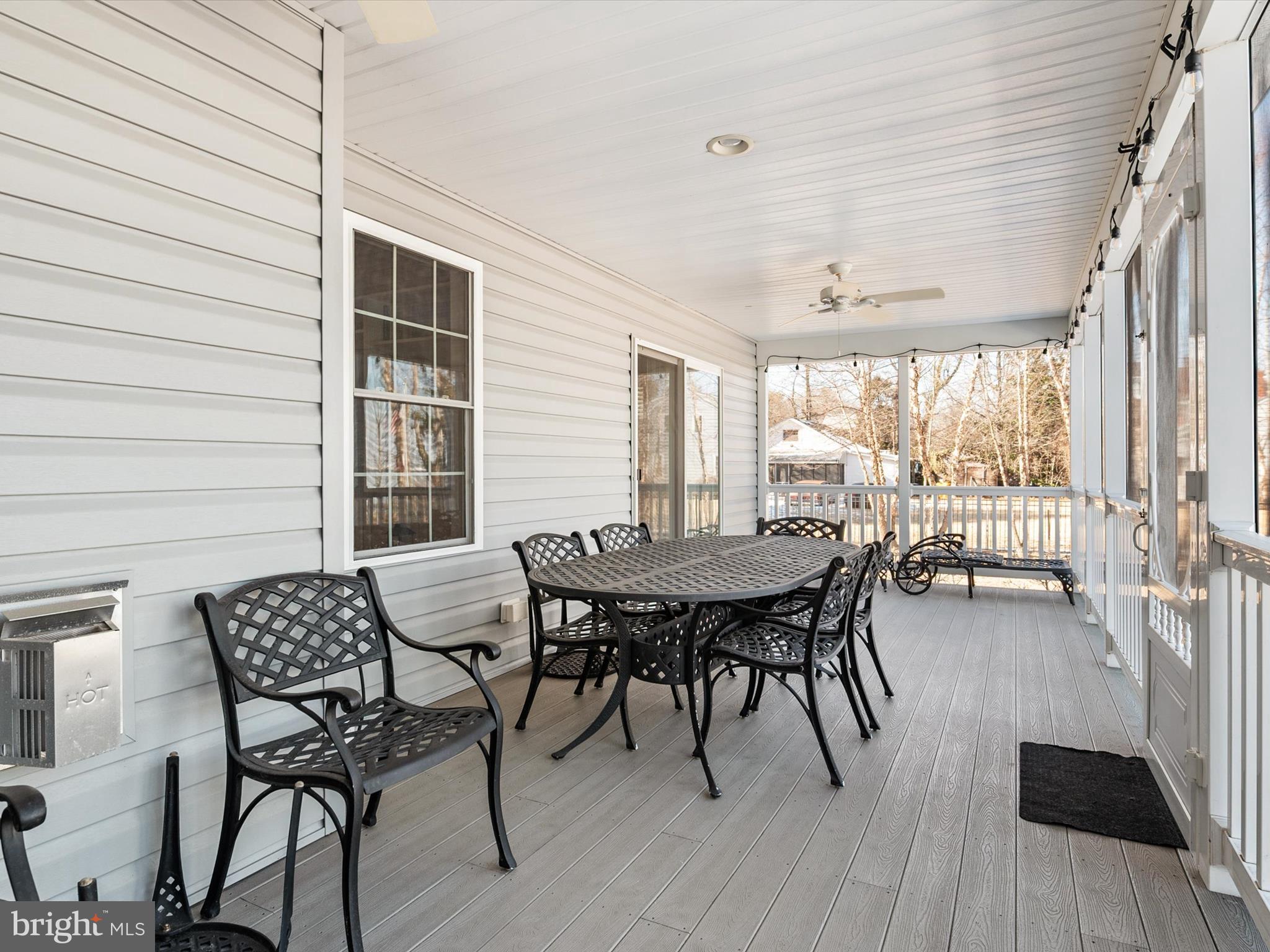 2062 KNOLLVIEW AVENUE