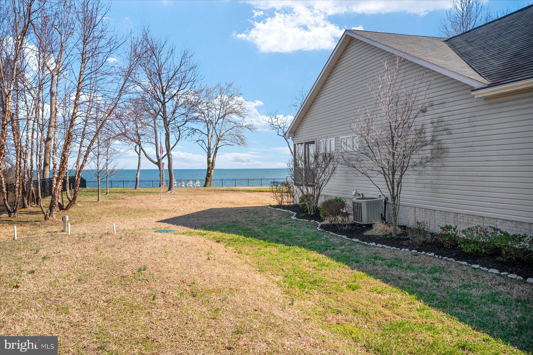 2062 KNOLLVIEW AVENUE