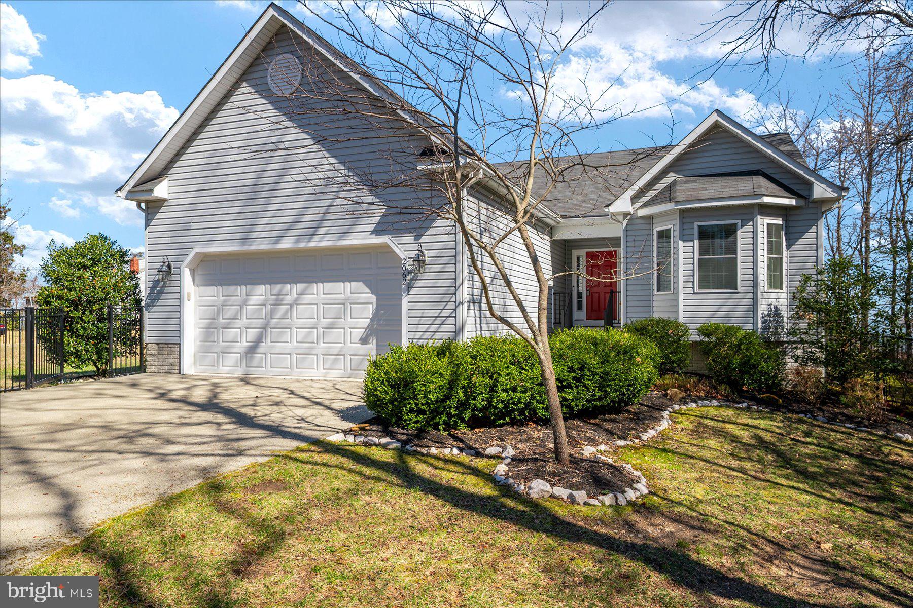 2062 KNOLLVIEW AVENUE