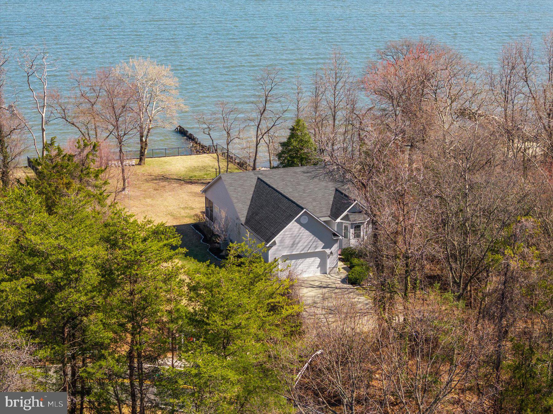 2062 KNOLLVIEW AVENUE