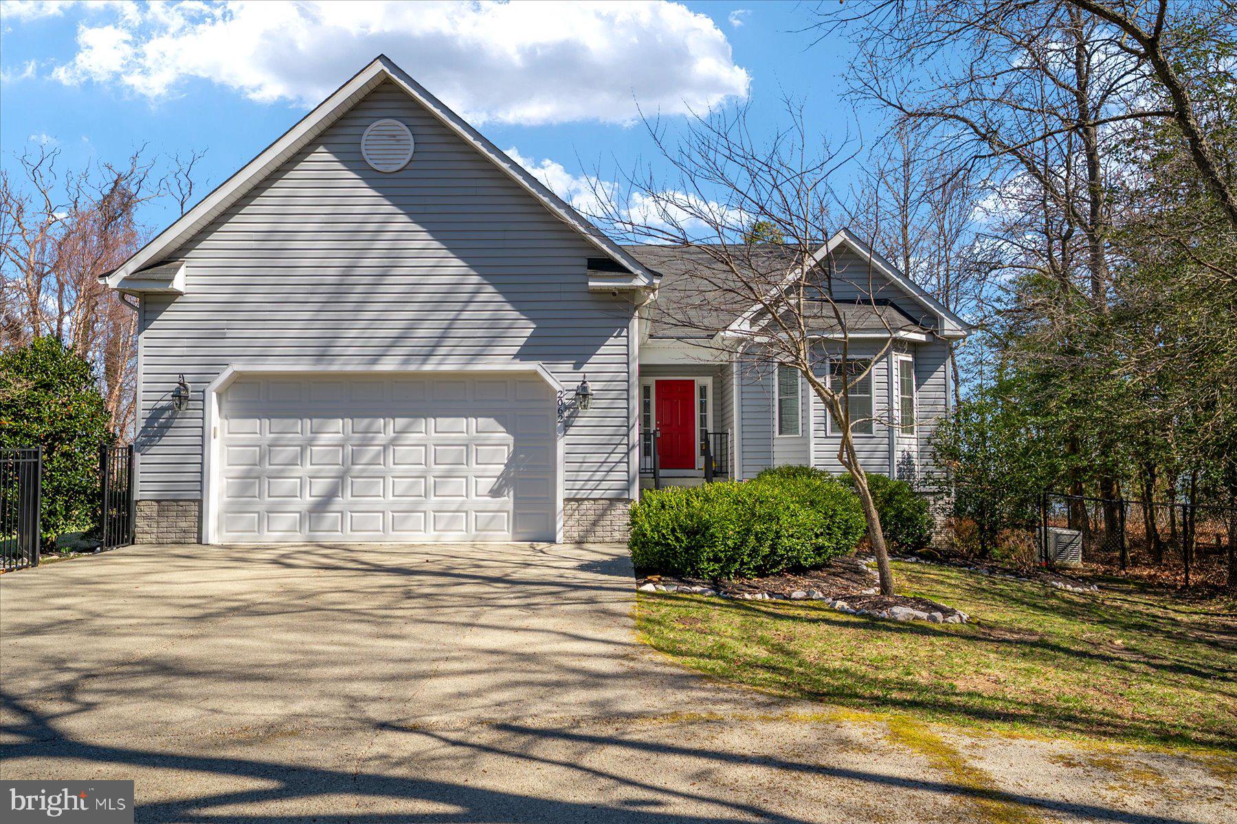 2062 KNOLLVIEW AVENUE