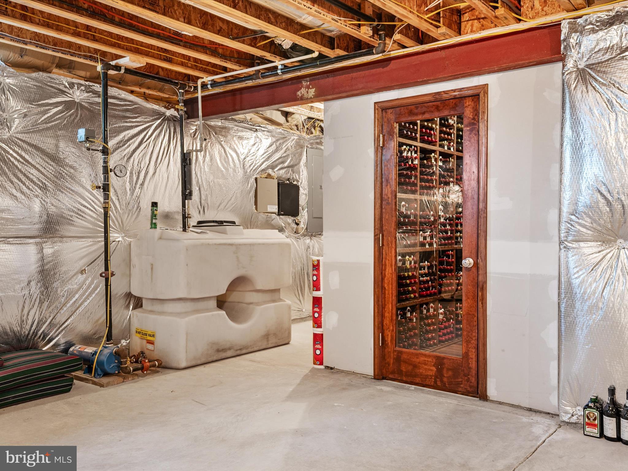 2062 KNOLLVIEW AVENUE