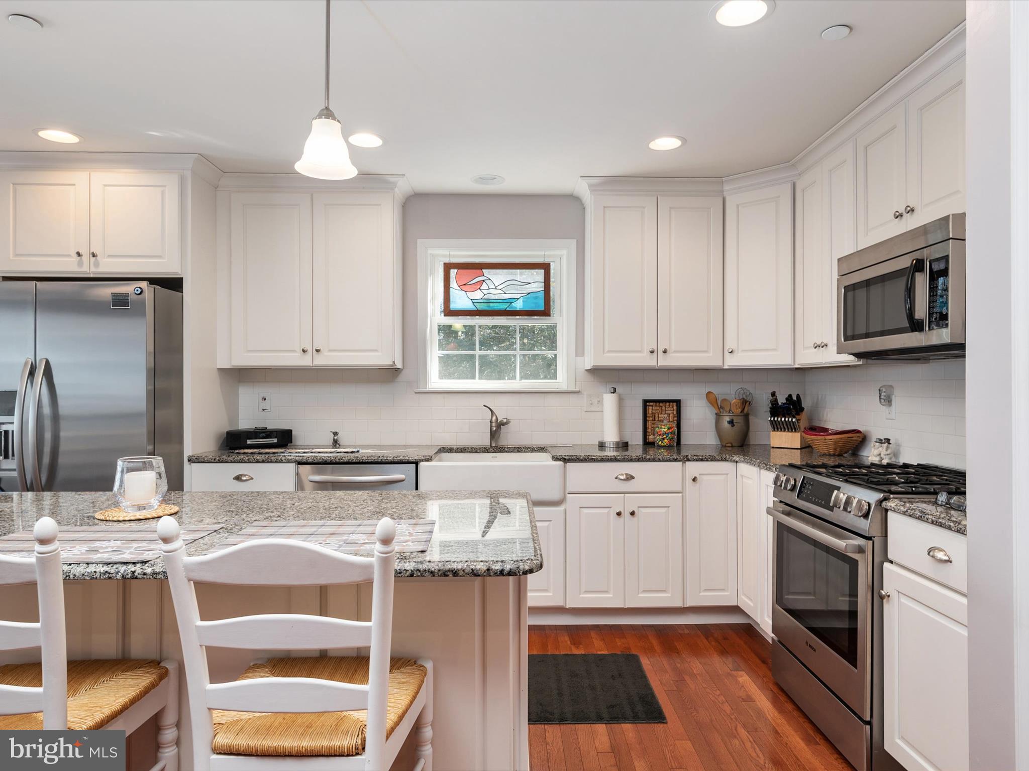 2062 KNOLLVIEW AVENUE