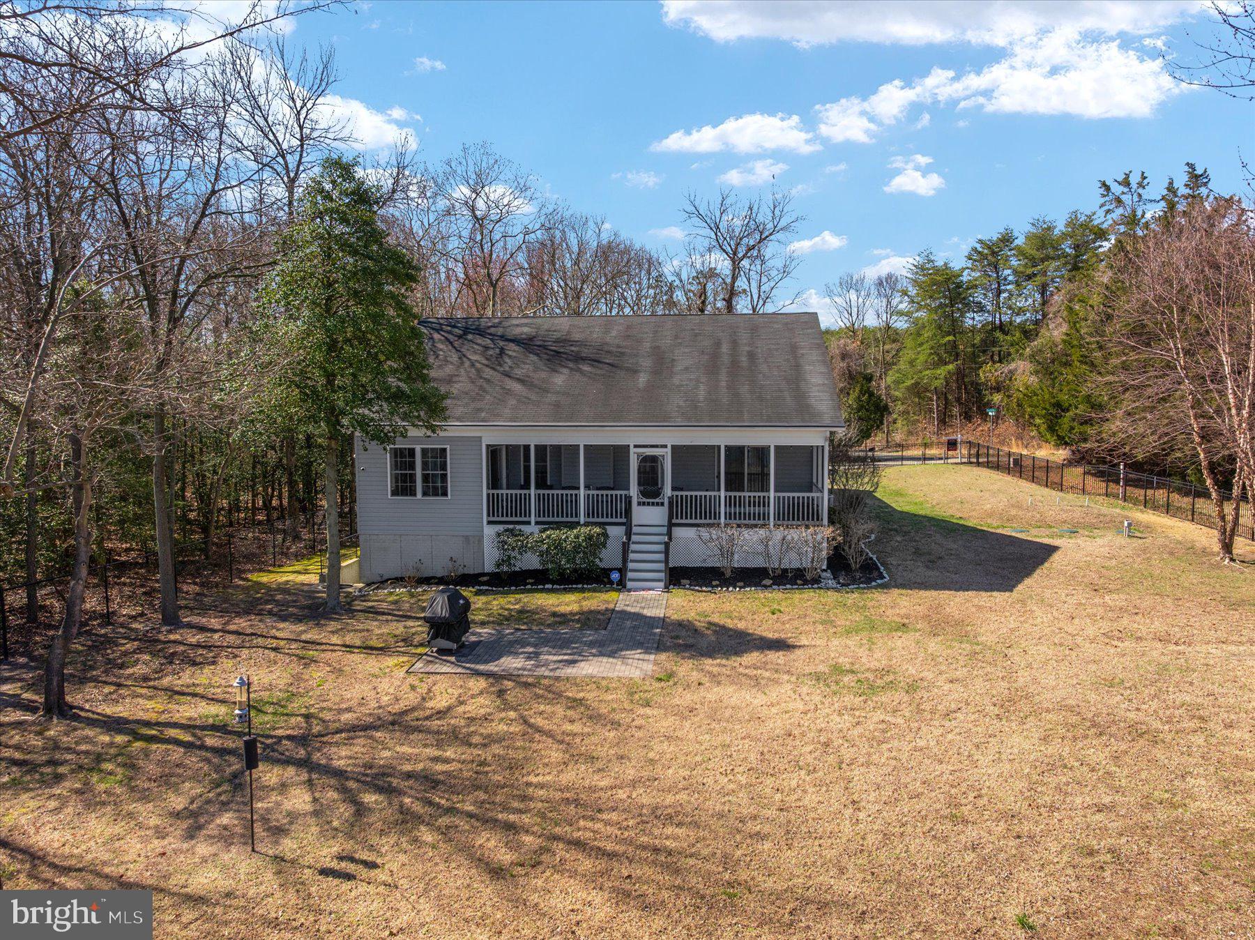 2062 KNOLLVIEW AVENUE