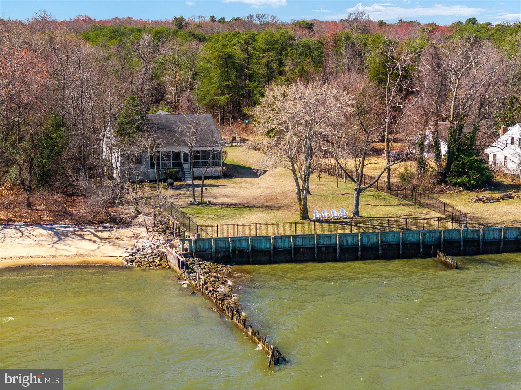 2062 KNOLLVIEW AVENUE