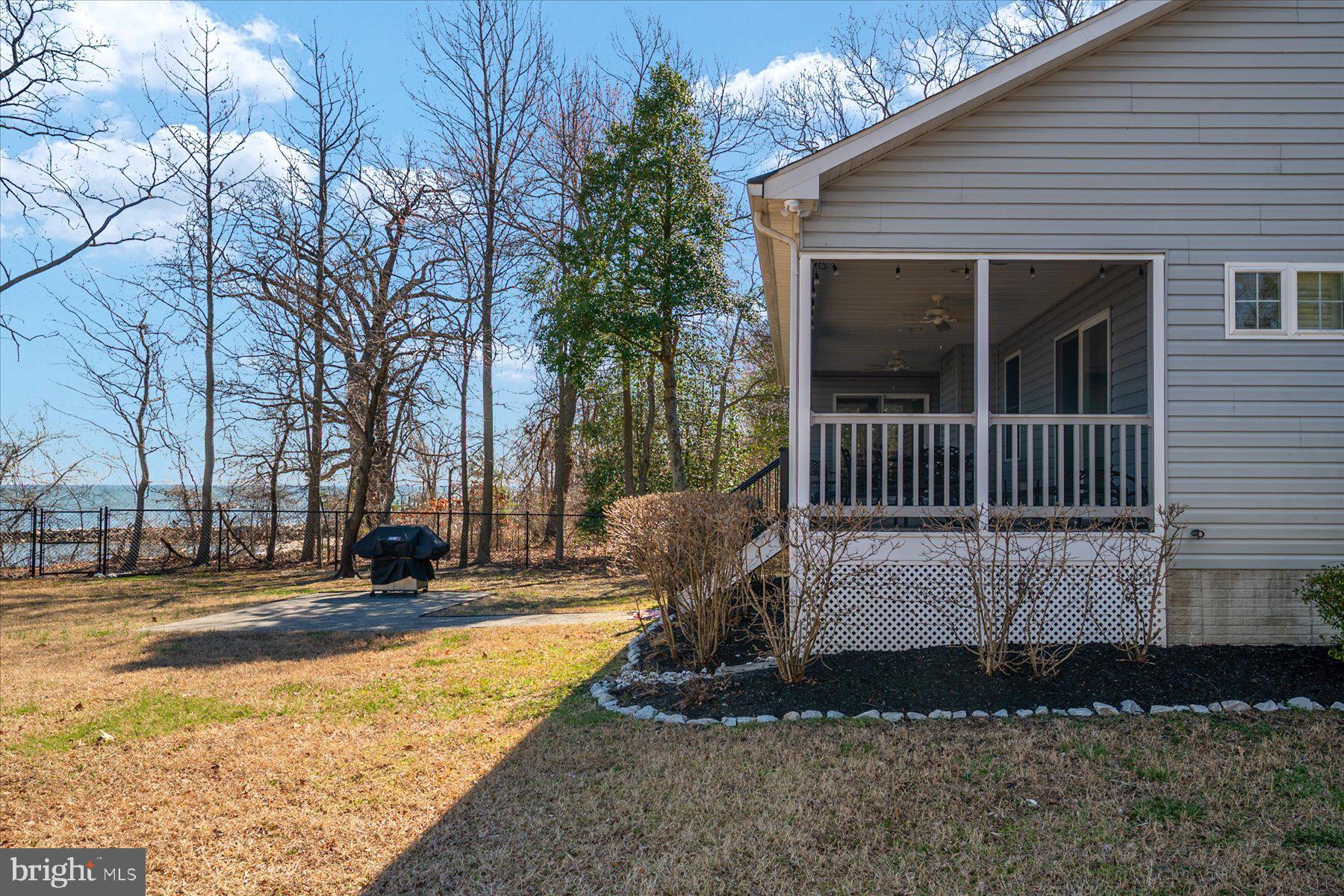 2062 KNOLLVIEW AVENUE