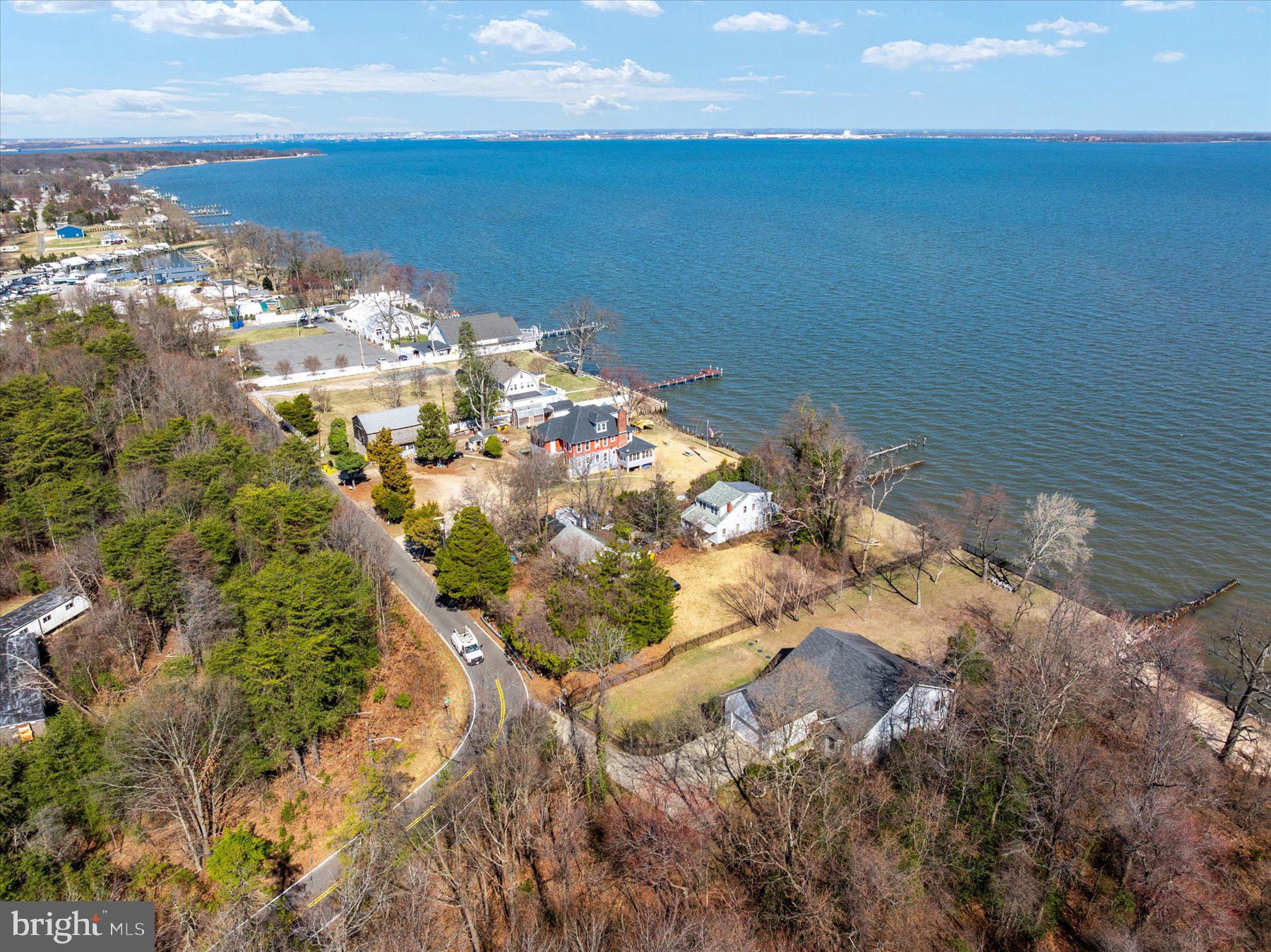 2062 KNOLLVIEW AVENUE