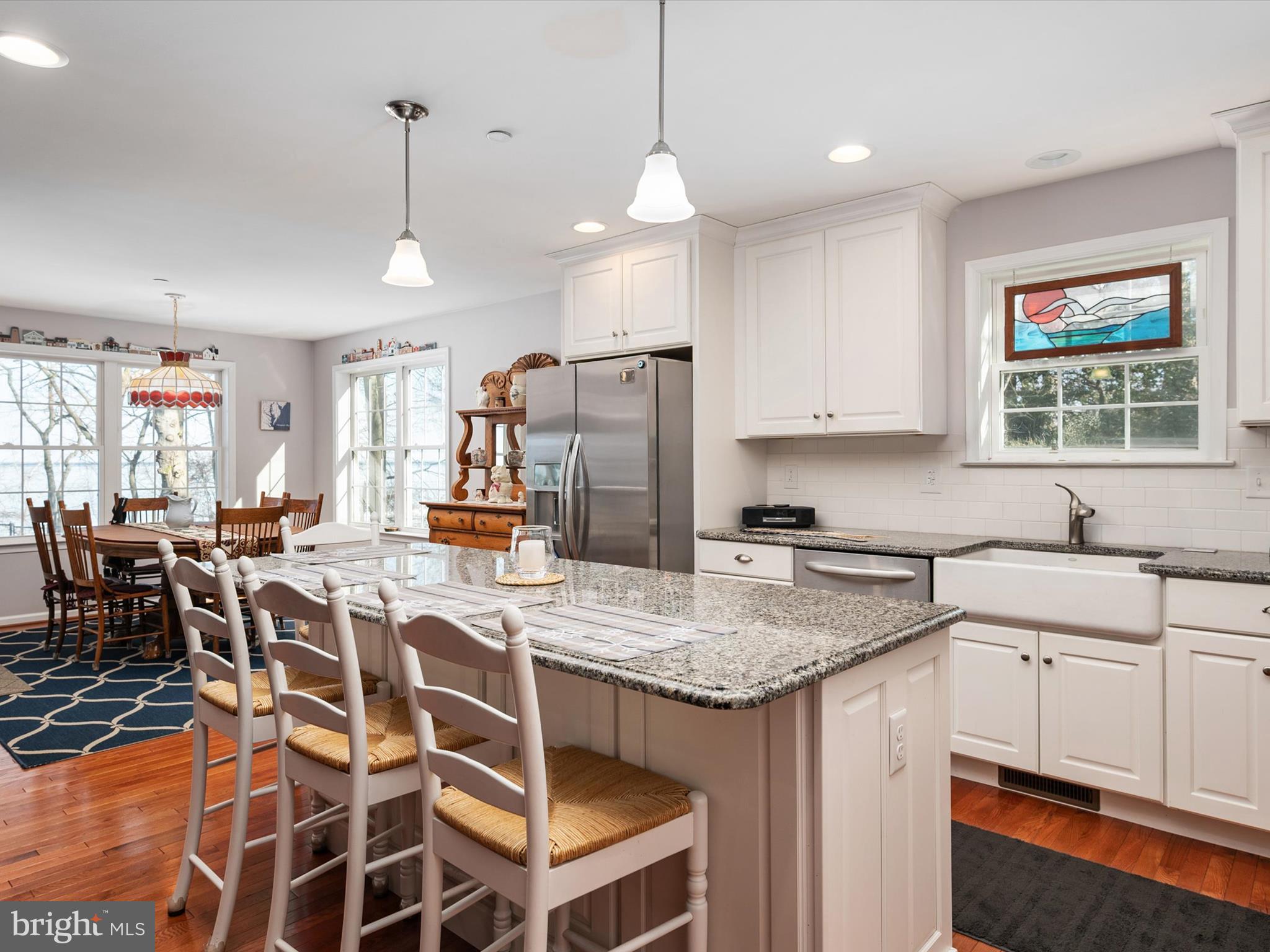 2062 KNOLLVIEW AVENUE