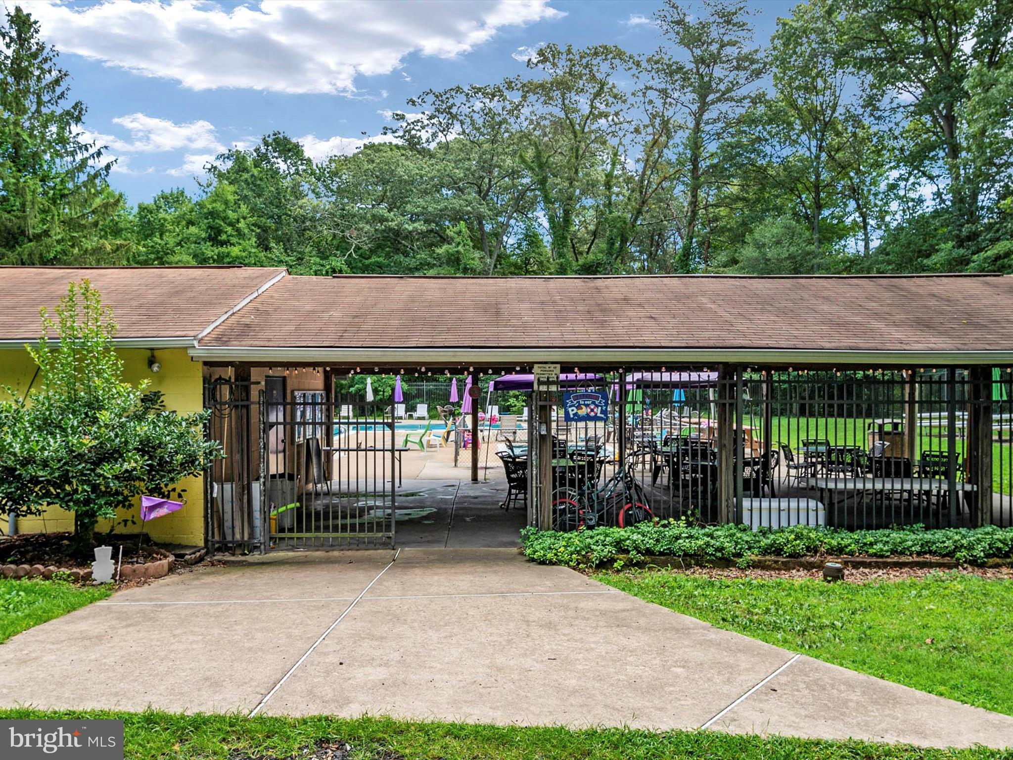 8238 SILVER RUN COURT