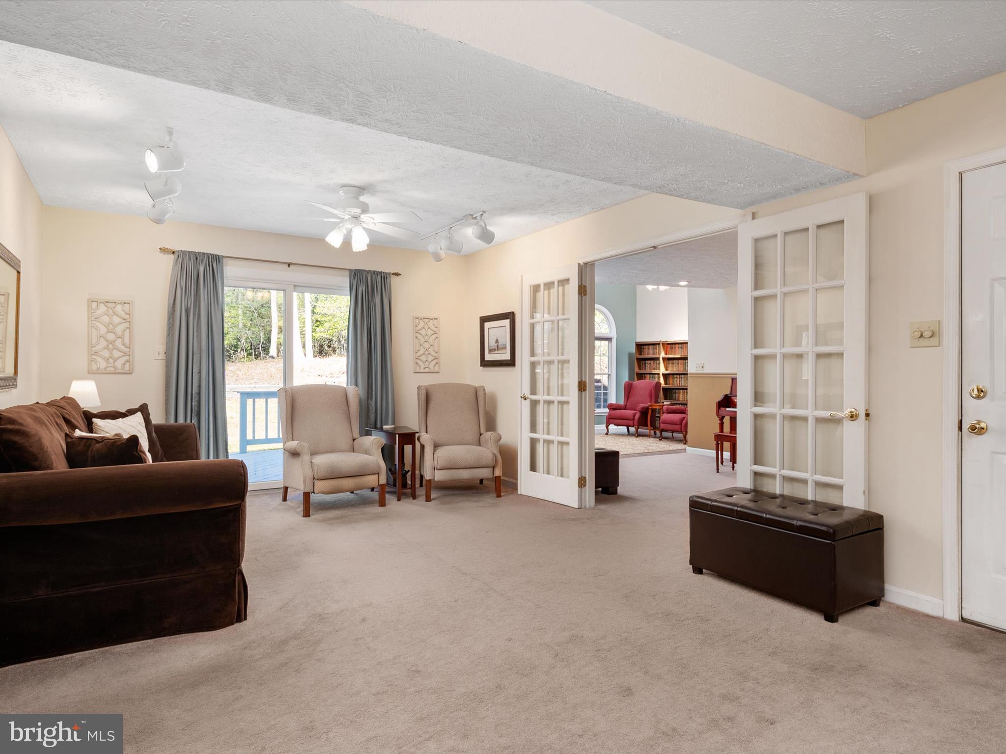 8238 SILVER RUN COURT