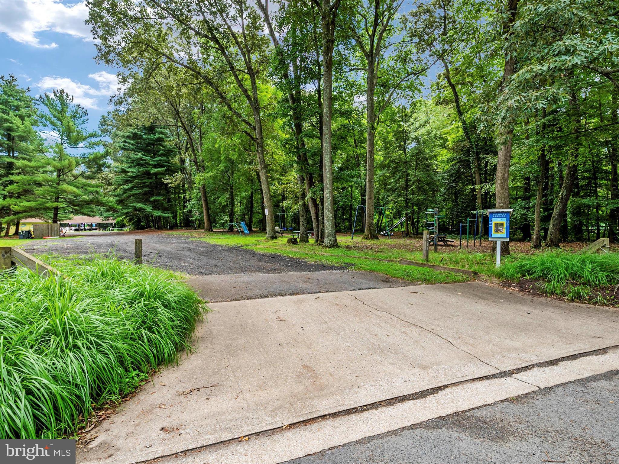 8238 SILVER RUN COURT