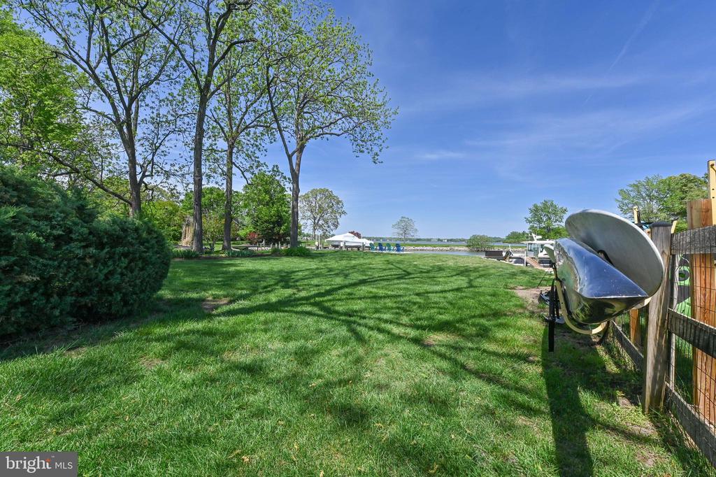3313 LERITZ LANE