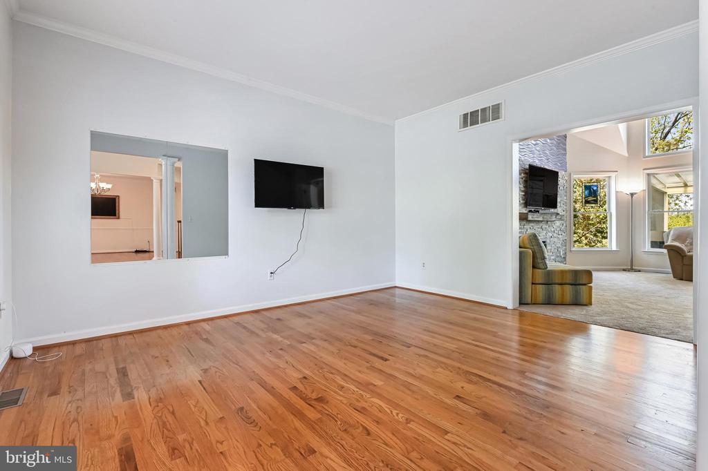 3313 LERITZ LANE