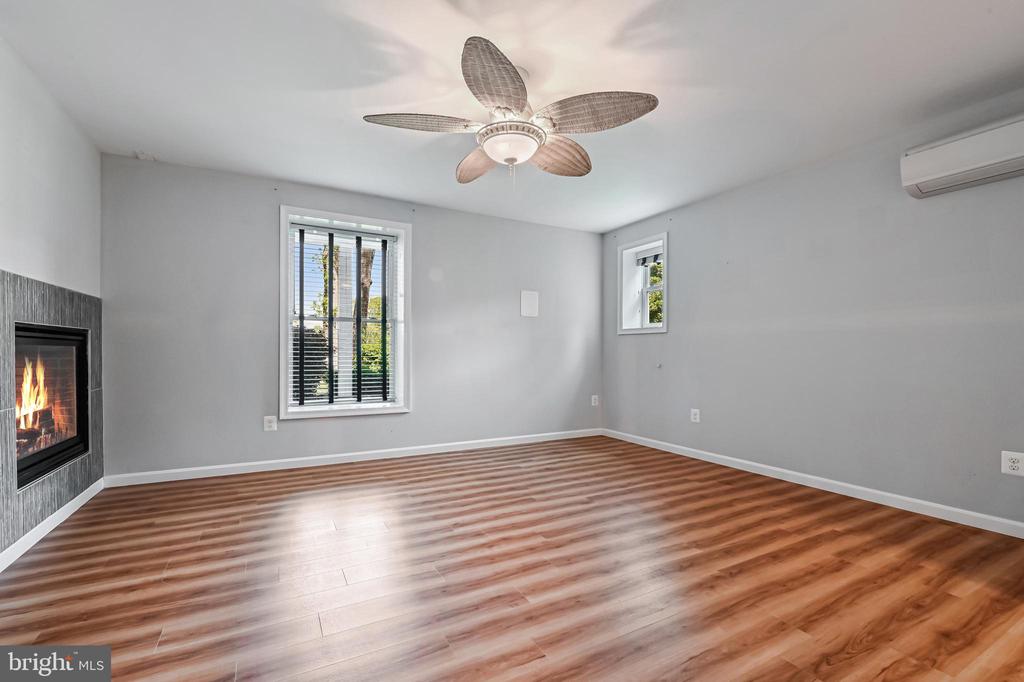 3313 LERITZ LANE