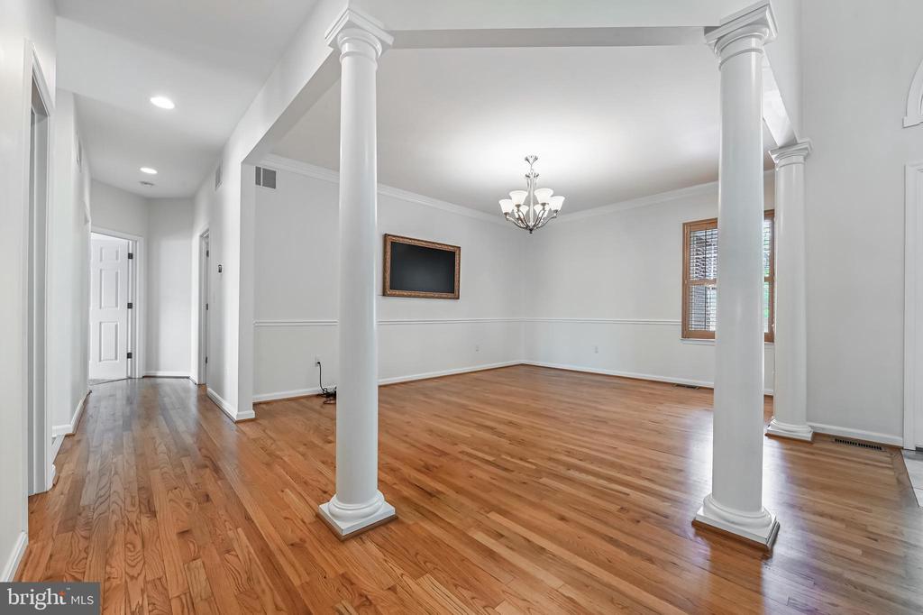 3313 LERITZ LANE