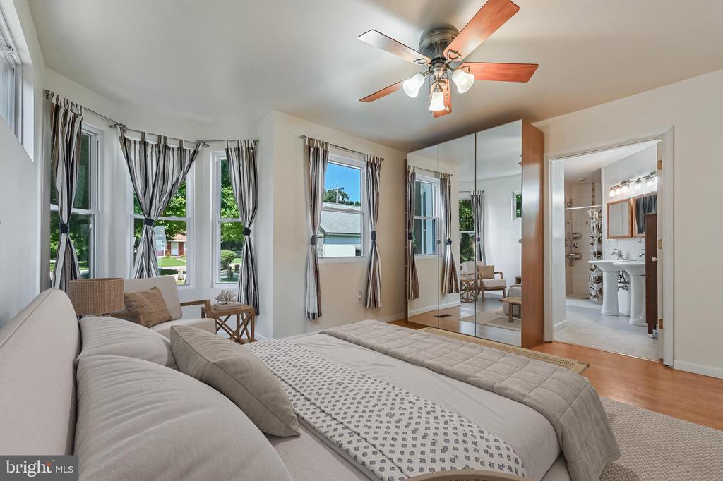 8227 BAYSIDE DRIVE