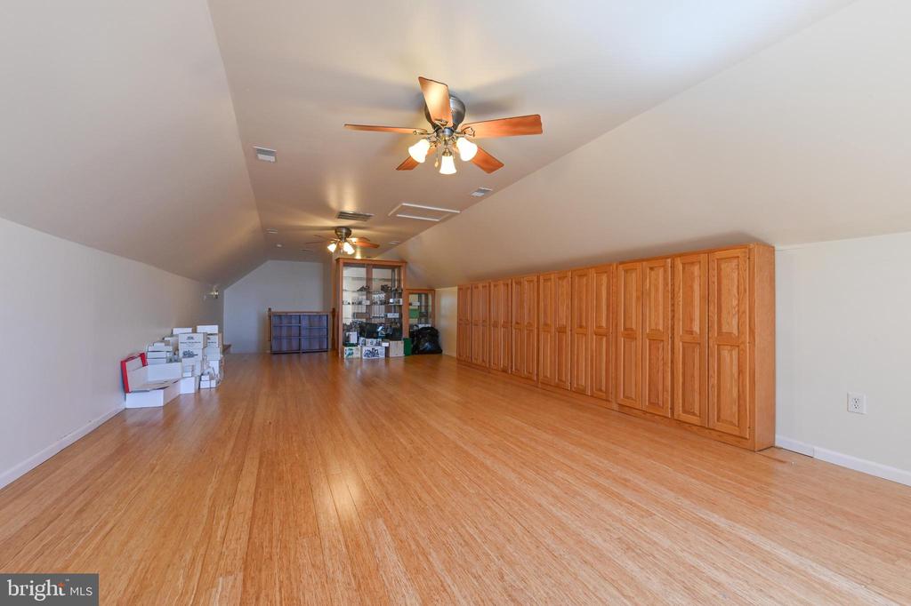 8227 BAYSIDE DRIVE