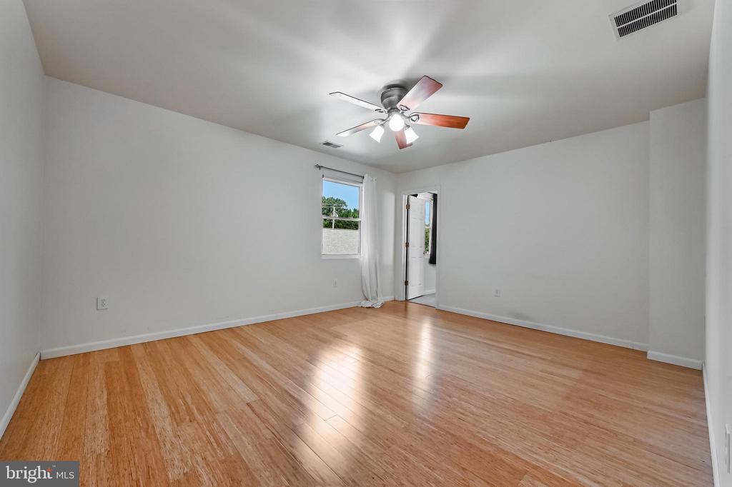 8227 BAYSIDE DRIVE