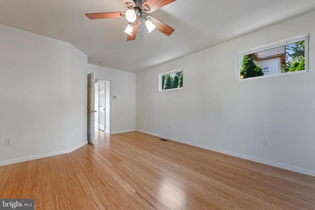 8227 BAYSIDE DRIVE