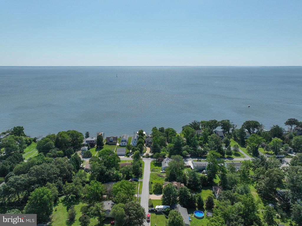 8227 BAYSIDE DRIVE