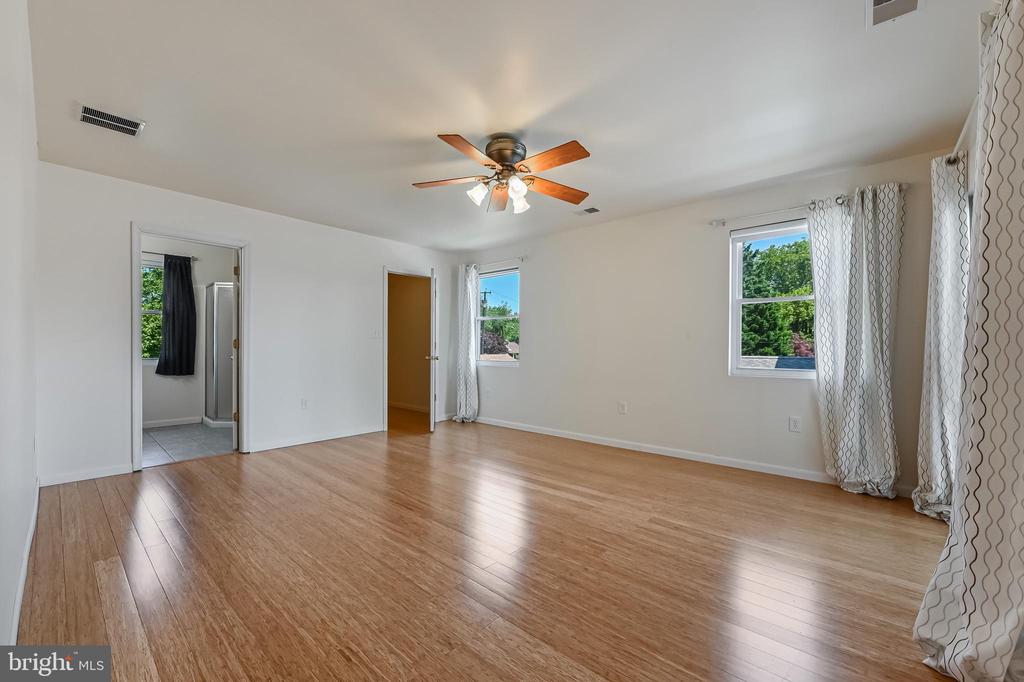8227 BAYSIDE DRIVE