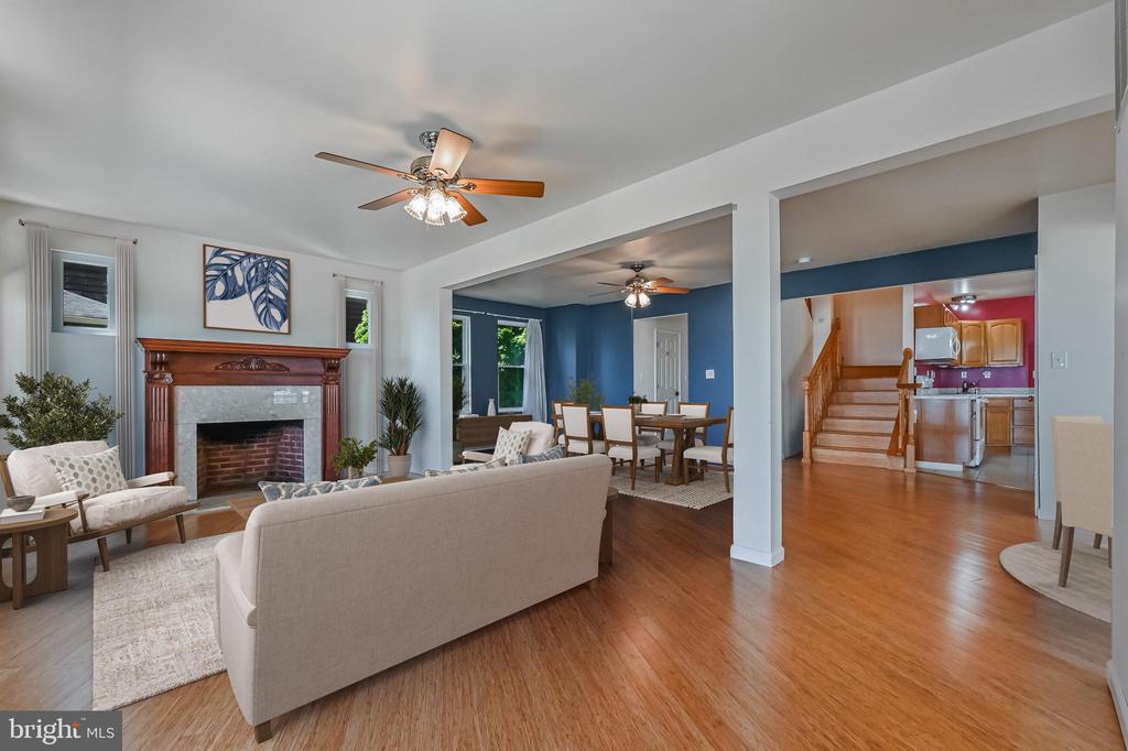 8227 BAYSIDE DRIVE
