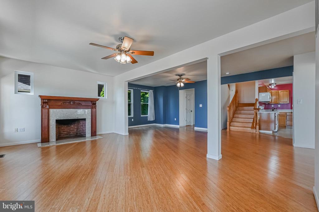 8227 BAYSIDE DRIVE